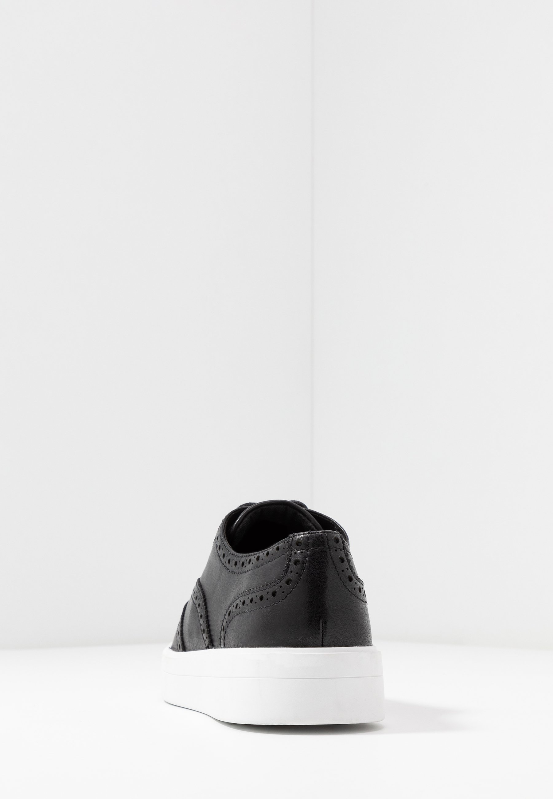 Clarks HERO BROGUE Casual snøresko blacksvart Zalando.it Clarks HERO BROGUE Casual snøresko blacksvart Zalando.it