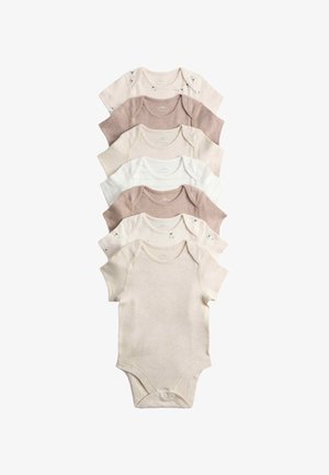 Sept bodies pour bébé à manches courtes empilés, dans des tons neutres comprenant beige, crème, blanc et marron clair, certains avec des motifs subtils.
