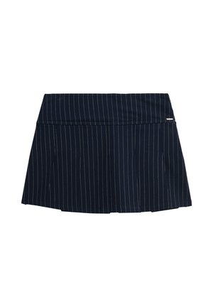Minifalda azul marino con finas rayas verticales blancas y una cintura ancha, extendida sobre un fondo blanco.