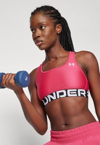 Under Armour MID BRANDED - Sutien sport cu susținere medie - shaded fuchsia/white