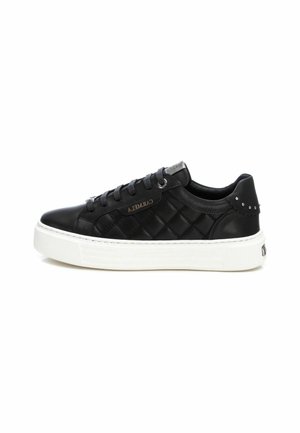 Carmela Zapatillas - black