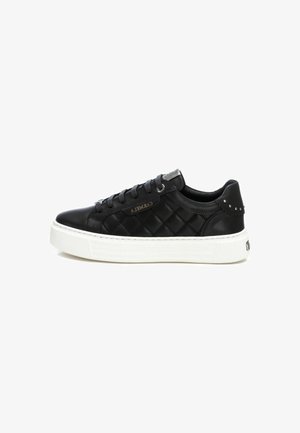 Carmela Zapatillas - black