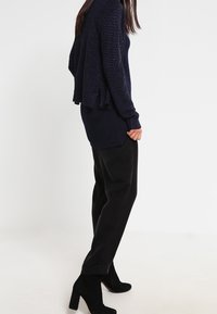 Vero Moda Kofta - dark blue