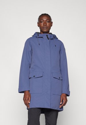 Blauwe waterdichte parka met een capuchon, een ritssluiting aan de voorkant en twee grote klepzakken. Voorzien van verstelbare koordjes en een licht ontspannen pasvorm.