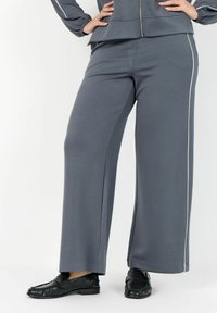 Δεν επιλέχθηκε, c iron grey combi