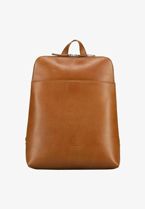 Hellbrauner Leder-Rucksack mit Tragegriff oben und Reißverschluss, glatter Oberfläche und dezent geprägt eingebettetem Markenlogo nahe der unteren Mitte.
