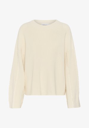 Crèmegekleurde gebreide trui met een ronde halslijn, ontspannen pasvorm en een textuurdetail langs de mouwen. Zacht, geribbeld materiaal.