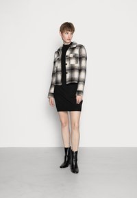 Morgan MERCI - Robe pull - noir