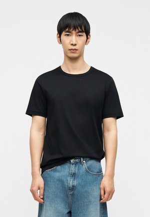 OLAF - Základné tričko - black