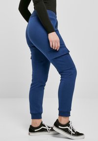 Urban Classics Cargobukse - spaceblue