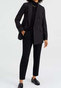 WE Fashion Short coat - black