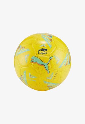 Balón de fútbol amarillo con superficie texturizada, patrones angulares azules y un logo verde de Puma. Muestra de manera prominente la marca "Liga F".