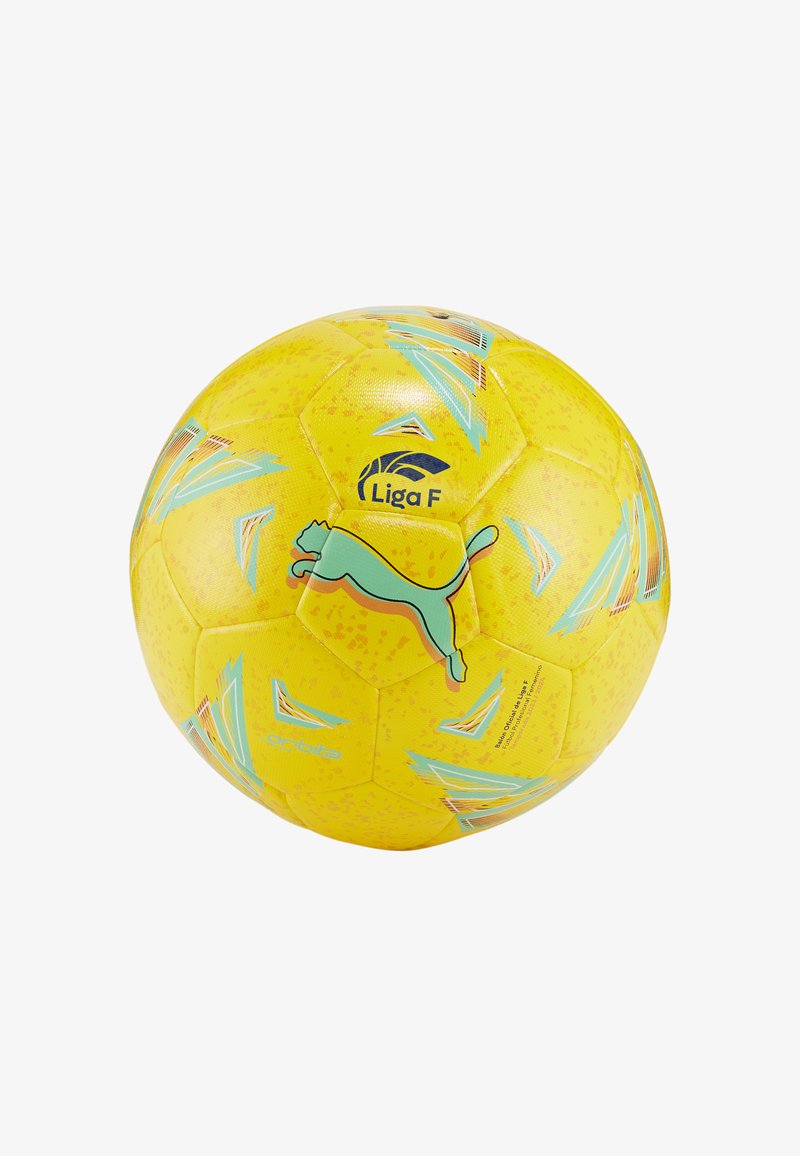 Balón de fútbol amarillo con superficie texturizada, patrones angulares azules y un logo verde de Puma. Muestra de manera prominente la marca "Liga F".