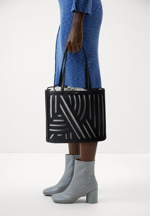 DKNY, HOLDI TOTE - Handbag - black/natural
