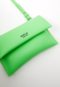 Thumbnail Image 5