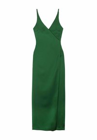 Vestido midi verde de satén con tirantes finos ajustables, escote en V y diseño de envoltura asimétrico, que presenta una abertura lateral para facilitar el movimiento.