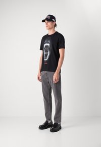 HUGO DAYAKING - T-shirt med print - black