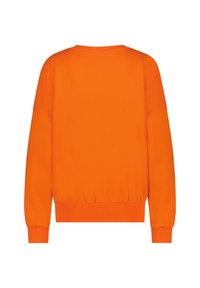 Oranžová mikina s kulatým výstřihem, spadlými rameny, žebrovanými manžetami a nařaseným lemem. Vyrobena z měkké, texturované látky.