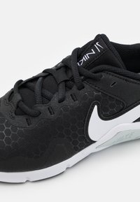 Nike Performance LEGEND ESSENTIAL  - Sapatilha de treino - black/white/pure platinum