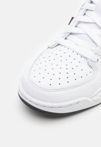Jordan Matalavartiset tennarit - white