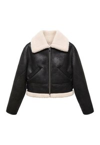 Sort læder cropped jakke med en hvid faux shearling krave, front lynlåslukning og sidelommer. Har minimalistiske designelementer.