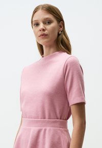 Jimmy Key HALF TURTLENECK SHORT SLEEVE  - T-shirt basic - pink