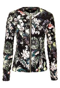 Quiltet bomberjakke i sort med livligt blomsterprint. Har lynlås, lange ærmer og rynkedetaljer i siden.