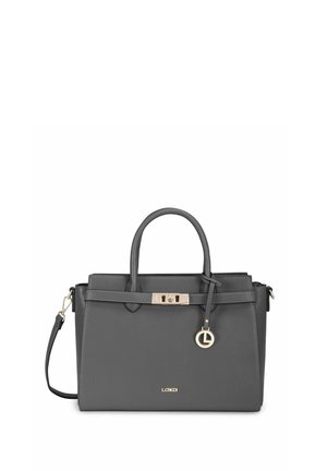 Borsa strutturata grigio scuro con manici superiori, tracolla staccabile, ferratura color oro e ciondolo logo circolare appeso davanti.