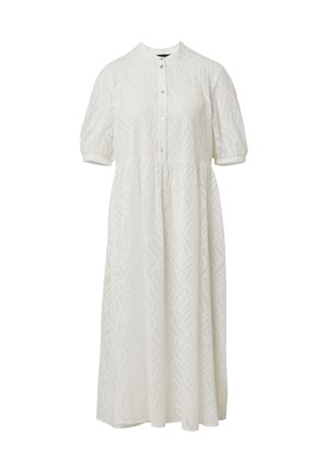 Vestido blanco con un patrón de hojas texturizado, mangas cortas abullonadas, cierre de botones en la parte delantera y una falda fluida, confeccionado en una tela ligera.