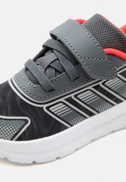 adidas TENSAUR RUN 4.0 UNISEX - Road running shoes - grey five/grey two/lucid red — foto 6