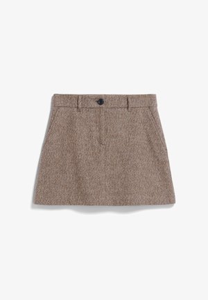 Bruine wolmix mini rok met een knoop aan de voorkant, riemlussen en zijzakken, plat gelegd op een witte achtergrond.
