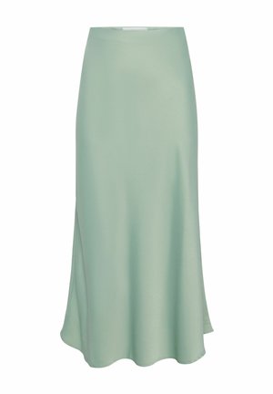 Mintgrüner Satin-Midirock mit glatter Textur, der eine leicht ausgestellte Form und einen seitlichen Schlitz für zusätzlichen Designakzent aufweist.