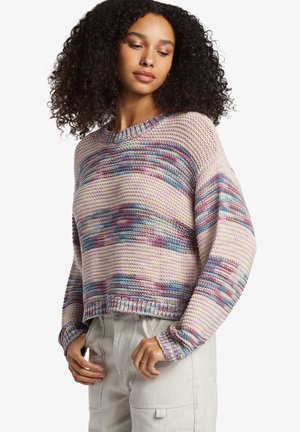 Mehrfarbiger Strickpullover aus weichem Garn, mit Rundhalsausschnitt, cropped Länge und lockeren Ärmeln mit strukturiertem Muster.