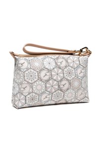 Obdélníková kabelka na ruku vyrobená z texturovaného materiálu, s geometrickým vzorem v pastelových barvách, se zipovým uzávěrem a zápěstním popruhem.