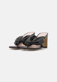 L37 SUSANNA - Mules de salto - black