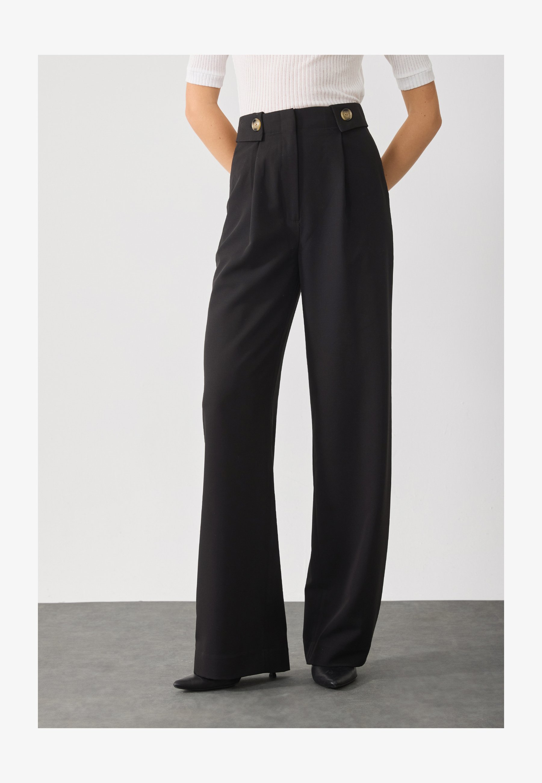 VERO MODA Pantalone Donna A Vita Alta, Modello Paperbag Con Coulisse, Gamba Affusolata, Nero, Taglia XL, Composizione Viscosa