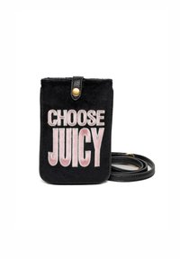 Schwarze Stoff-Umhängetasche mit "CHOOSE JUICY" in Pink gestickt. Verfügt über einen Druckknopfverschluss und einen langen, schwarzen Riemen. Glatte und weiche Textur.
