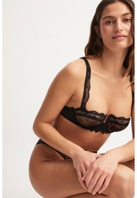 Thumbnail Image 4
