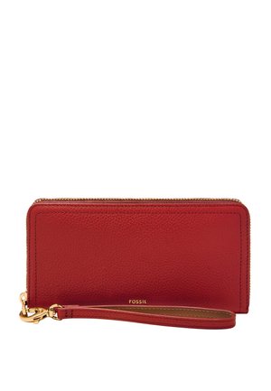 Portefeuille en cuir rouge avec une finition texturée, fermeture éclair et une bandoulière amovible. Équipé de garnitures en métal doré et d'un logo embossé.