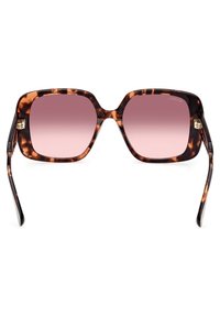 Occhiali da sole tartarugati con design squadrato e lenti rosa sfumate. Presentano astine sottili con accenti dorati.