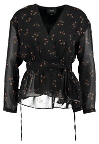 Schwarze Wickelbluse mit langen Ärmeln, die mit einem floralen Muster in Orange und Grün verziert ist. Hergestellt aus leichtem, transparentem Stoff mit Bindebändern in der Taille.