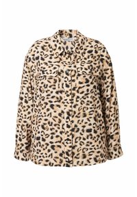 Leopard print shirt in soft fabric, featuring a button-up front, two chest pockets, and a relaxed fit with a spread collar.