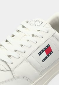 Tommy Jeans THE GREENWICH - Sneaker low - ecru