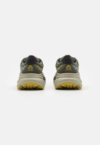 HOKA CHALLENGER 7 - Löparskor terräng - olive haze/forest cover