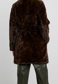 Dorothy Perkins Vinterkappa /-rock - brown