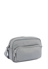 Borsa a tracolla in nylon grigio con due scomparti con zip, hardware argentato e tracolla removibile e regolabile. Presenta un'iscrizione con il logo.