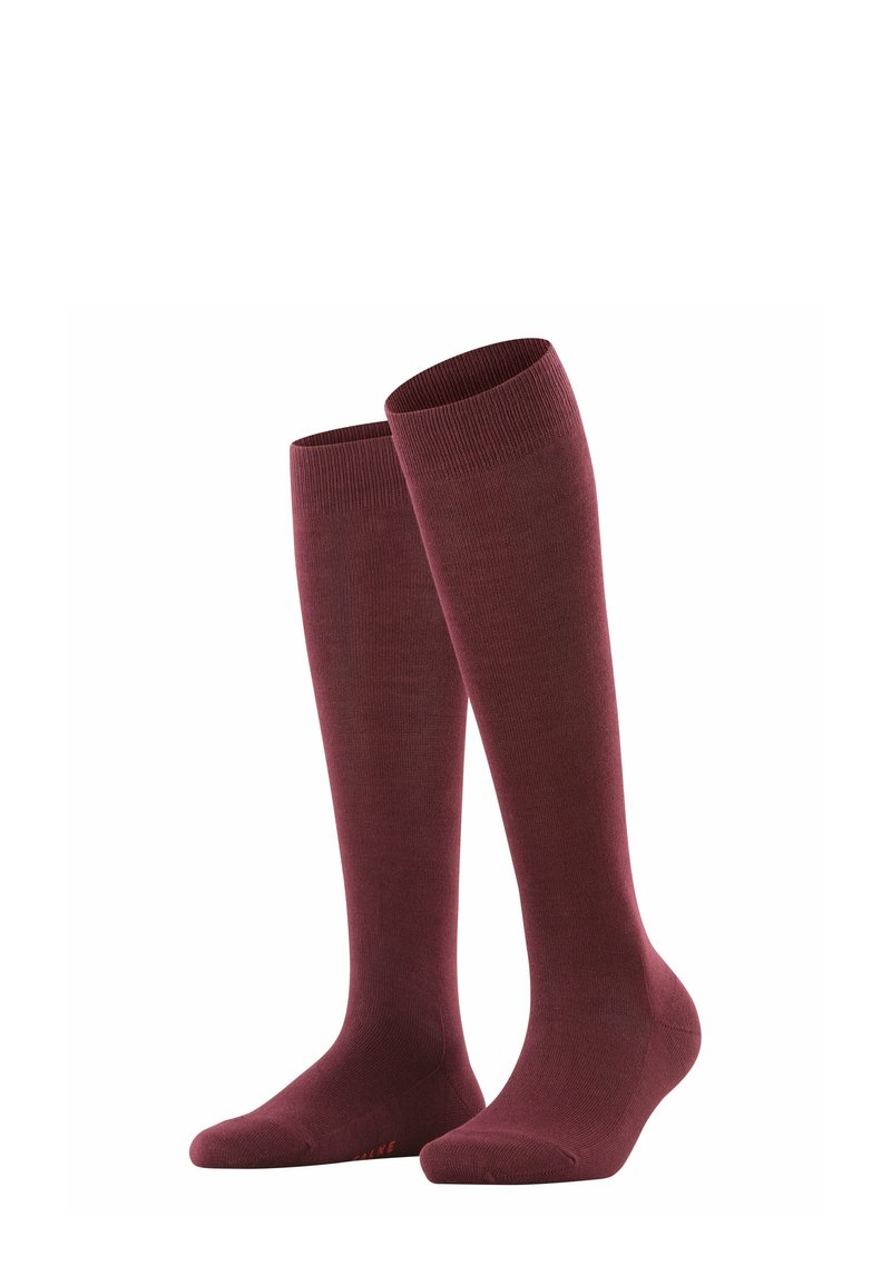 Knielange Socken in einem burgunderfarbenen Farbton, aus weichem, glattem Strickmaterial mit gerippten Oberteilen. Verfügt über einen Standardzehenentwurf und minimale Markenkennzeichnung.