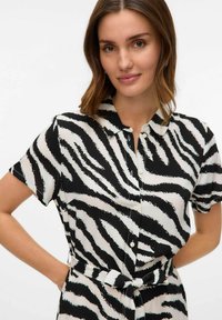 Vero Moda - Sukienka koszulowa