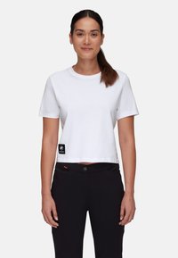 Mammut - MASSONE CROPPED PATCH - Pamata T-krekls - white Miniatūras attēls 1