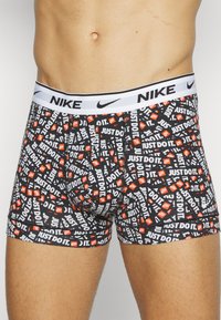 Nike Underwear TRUNK 3 PACK - Boxer brief - schwarz/orange/weiß